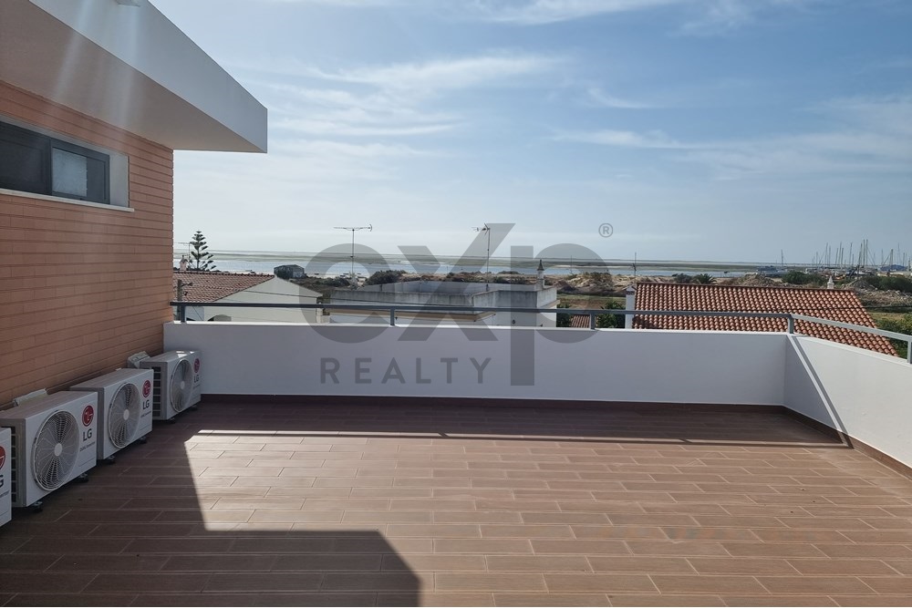 4-Bedroom Villa with Panoramic Terrace and Ria Formosa Views – Olhão