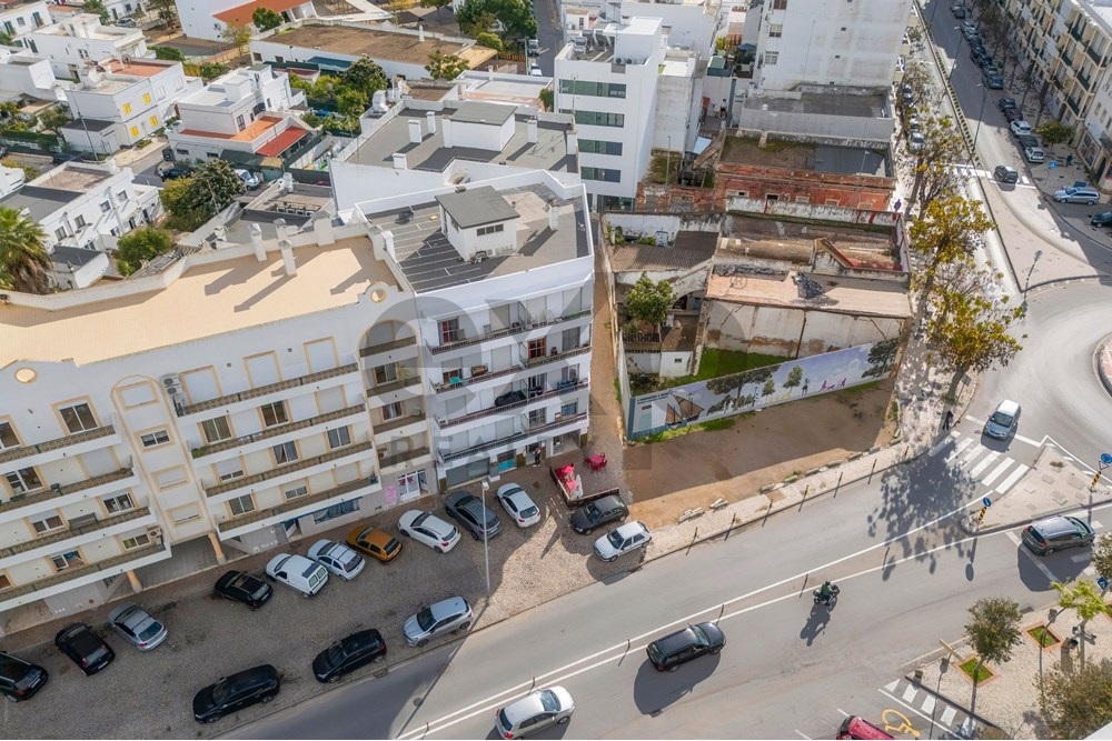 Apartamento T3 situado num 3º andar no centro da cidade de Olhão.